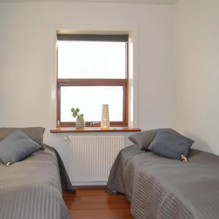 Dom wakacyjny Three-bedroom Holiday In V *