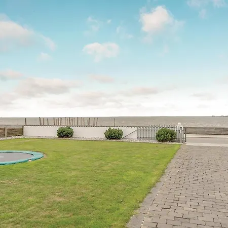 Three-bedroom Holiday In V Dom wakacyjny Esbjerg
