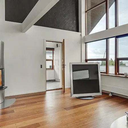 Three-bedroom Holiday In V Dom wakacyjny